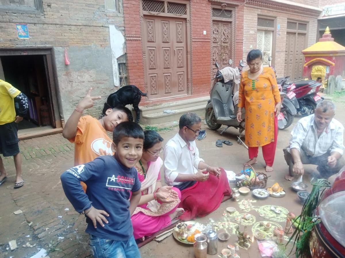Laxmi Homestay With Main Square View บักตะปูร์ ภายนอก รูปภาพ